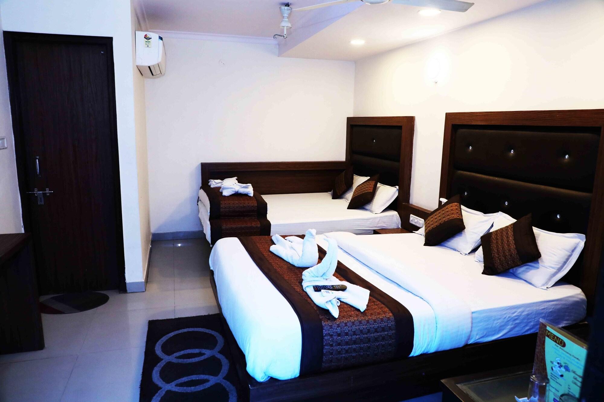 Oyo Flagship Kumar Palace Neu-Delhi Exterior foto